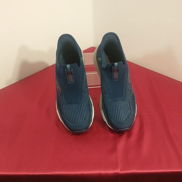 Skechers Max Cushioning Slip On Advantageous Mens 11 Navy Running Shoes. - Picture 8 of 9